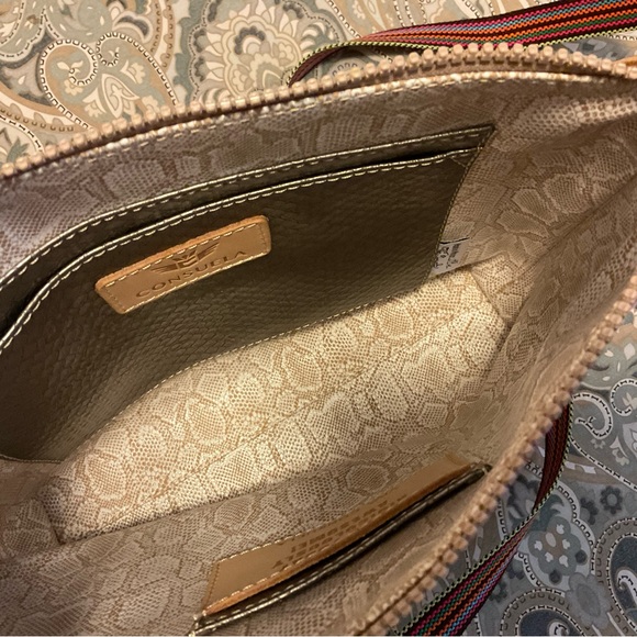 New Rare Consuela Downtown Pink Flamingo Crossbody with Heart Natasha Charm - Picture 12 of 14